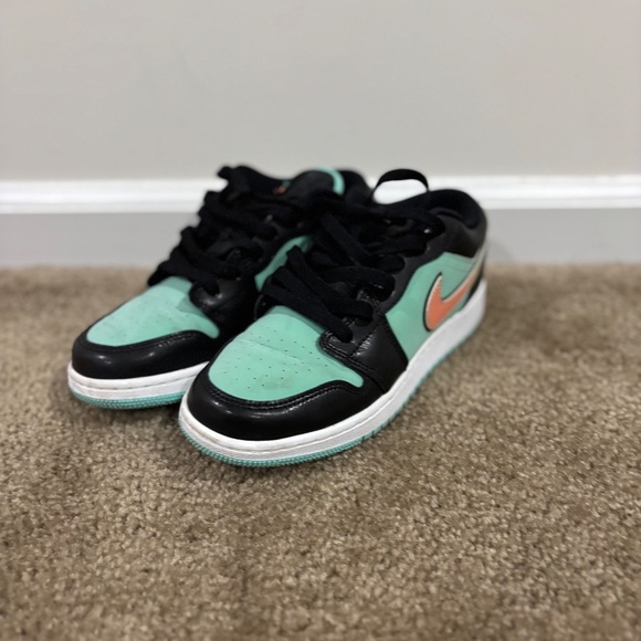 Air Jordan 1 Low SE "Tropical Twist" - Picture 3 of 3